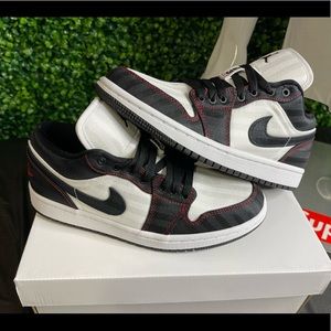 JORDAN 1 LOW SE (Sz 7w)